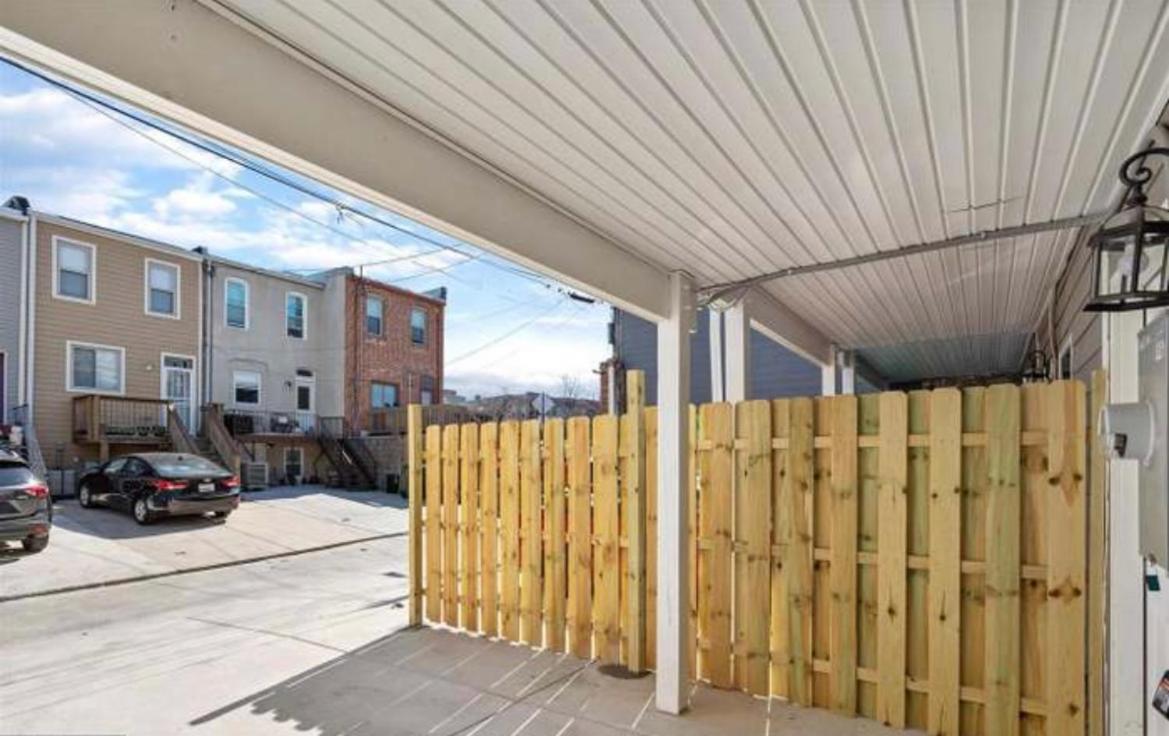 The Blue House! Modern+ Rooftop Deck+ Parking Baltimore Exterior photo